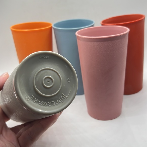 Tupperware Plastic Cups set of 5 - Picture 3 of 3